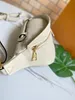 Women Luxurys FashionDesigners أكياس 2022 محفظة للسيدات تطريز السرج Houlder Messenger Lady Handbag Bag242e