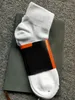 Meias masculinas meias masculinas por atacado vendem pelo menos 12 pares clássicos homens brancos masculinos de alta qualidade letra de alta qualidade de algodão esportes de tornozelo de tornozelo Elastic No.