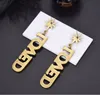 Brincos pendurados com letras vintage de alta qualidade para mulheres da moda joias de festa presente9528108