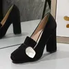 Sandales d'été pour femmes à talons épais sandales de designer belle mode talons hauts en cuir robe de mariée pour femmes chaussures habillées dorées pour femmes paresseuses