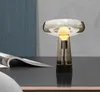 Lampade da tavolo moderne e minimaliste nordiche per soggiorno lampada da tavolo a sfera rotonda in vetro bianco con treppiede in ferro e lampada da lettura