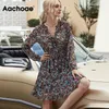 Aachoae Été Boho Floral Print Dress Femmes Lanterne À Manches Longues Robes Plissées Col En V Plage Mini Robe Femme Roupa Feminina T200603