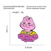 Carolyn esmalte personalizado TV broches camisa solapa mochila Banner insignia gato rosa dama regalo amigos