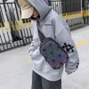 Kobiety Torba Chest Geometryczna Rhombus Bag Luminous Chest Pack Hologram Female Messenger Torba Moda Chest Bags