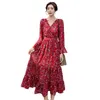 Kobiety szyfonowe sukienka 2020 Jesienna wiosna moda Kobieta w stylu vintage długie rękawowe dekolt w stylu dekoltowy kwiecisty kwiecista sukienka A-line imprezowa sukienka T200526