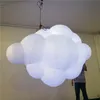 白い導かれたストリップとパレードやバレンタインデーの装飾のための送風機とビデオ膨脹可能な雲を持つ