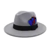 Nieuwe mannen vrouwen brede rand wol voelde Fedora Panama hoeden met riem gesp feather klassieke jazz trilby cap party formele hoge hoed