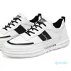 Scarpe eleganti 2022 estate traspirante piccola tavola bianca versione coreana versatile scarpa sportiva da uomo di moda