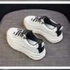 Koreańska wersja butów rozpuszczających damska 2022 New Spring Explosion Models Skóra Dziki Dorywczo Sporty Grube Dolny Biały Stary But
