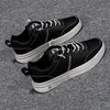 Kvinnor som kör HOTHOT SALE MEN 2023 SKOR Triple White Black Mens Outdoor Sports Shoes Storlek 39-44 Womens Jogging Walking Sneakers Trainers S S S s