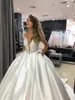 2021 Modern Ballgown Suknie Ślubne Koronki Aplikacja Zroszony Sweep Pociąg Custom Made Rękawów Iluzja Satin Wedding Bridal Suknia Vestidos