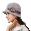 20 Stijl Verkopen Winter Dames Gebreide Bloemen Skullies Super Zachte Wol Mix Konijnenbont Hoed Warme Mutsen Vrouwelijke Baggy Headwear Cap 211229