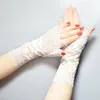 Femmes sans doigts dentelle gants dames demi doigt évider broderie Floral maille fête danse Costume accessoire mitaines1