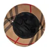 Herfst en Winter Nieuwe Dames Streep Mode Warme Sunshade Fisherman's Hat Suède Basin Hat Casual Opvouwbaar Thermisch