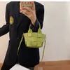 2021 New Fashion Ladies 'Mini -Tasche gewebt Crossbody Bags Tragbarer Eimerbeutel hohe Qualität