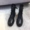 Hot Sale-High Quality Lace-up Ankel Boots Kvinnor Svart Läder / Gummi Armé Stövlar Kalv Lyx Fashion Skor Back Zipper Booties