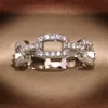 Anel de moda para mulheres brilhando cristal com pedras laterais jóias com anéis de noivado de diamante CZ