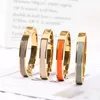Design Email Brief Bangle Armband Bunte Mode Frauen Armband Männer Damen Liebe Herz Schmuck 8 Farben erhältlich mit Samtbeutel