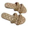 2021 Nyaste mjuka läder platta sandaler damskor glider damskor med låda Gratis frakt 35-42