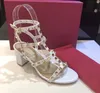 2020 Neue Ballodler Spannend Tacchi alti Frauen Einzigartige Designer Bezieht Sich auf Kleid Hochzeitsschuhe Sexy Schuhe Buchstab 1010