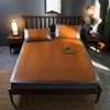 여름 멋진 등나무 매트 단색 장착 된 시트 세트 녹색 매트 침대 커버 잠자는 고무 매트 접이식 침대보 3pcs / 세트 낙타 침대 세트 T200703