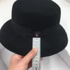 Hot Sale-Fedora Den nya svarta ull Little Hat Socialite Dome Mode Basin Pure Färg Fisherman Cap Hepburn Bucket Hattar för kvinnor