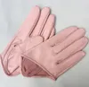Femmes039s en cuir de mouton naturel Couleur rose solide Couleur demi-palme gants femelles en cuir véritable gant de conduite courte R1171 4971907