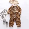 Barnens pyjamas Set Spring Baby Boy Girl Clothes Casual Sleepwear Kids Cartoon Tops + Pants Toddler Kläder S 211224