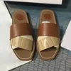 2022 Sandales de designer de luxe Slipper Cross Woven Roman Chaussons Chaussures Imprimer Slide Summer Wide Flat Lady Toile Lettrage Tissu Extérieur Semelle En Cuir 35-42