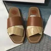 2022 Luksusowe Designer Sandals Slipper Cross Tkane Roman Kapcie Buty Drukuj Slajdów Lato Szerokie Płaski Płótno Płótno Napis Tkaniny Outdoor Leather Sole 35-42