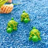 Gullig grön sköldpadda trädgårdsdekorationer Djur Fairy Garden Miniatyrer Mini Moss Terrariums hartshantverk figurer