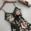 Bzel zijde satijn nachtkleding vrouwen zomer thuis slijtage kant sexy lingerie pyjama femme mouwloze bloemen tops + shorts plus size M-XXL Y200708