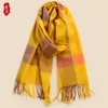 Châle de laine classique jaune plaid longue écharpe femmes hiver gland cape mode décontracté bandana bleu chaud pashmina cadeau pour dames 201210