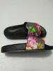 Top Mulheres Chinelos Sapatos Quente Slide Slide Verão Moda Flat Slippery Sandálias Slipper Flip Flop Tamanho 35-45 Com Caixa De Flores