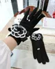 Five Fingers Gloves Black Camellia Cashmere And Korean Fashion Houndstooth Mink Hair Cute Flowers Warm Touch Screen Women1342679