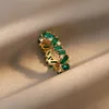 Luksusowy zielony kryształ nieregularny złoty pasek pierścionki dla kobiety neogotycka biżuteria wysokiej klasy cyrkon ustawienie akcesoria dla koreańskich modnych dziewczyn