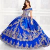 Utanför axeln Royal Blue Quinceanera klänningar med guldapplikat bollklänningar Prom klänningar Lace-up Sweet 16 Party Gowns