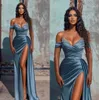 Elegant av axeln Satin Mermaid Evening Klänningar Beaded Ruched High Split Sweep Train Formell Party Arabic Prom Klänningar BC10944