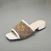 Pantofole da spiaggia estive firmate Mocassini moda Lazy Infradito con tacco basso in pelle Lettere lady Cartoon Slides scarpe da donna Sandali da donna in metallo Grandi dimensioni 35-42 us4-us11