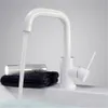 Cor preta e branca 304 Aço inoxidável Polido da bacia do banheiro Misturador de pia dupla Bacia rotatável Misturador de cozinha T200107