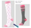 Nouvelles chaussettes de compression douces colorées aide le ruban de tendance de la mode dans la chaussette de tube heureux chaussettes de compression d'allaitement drôles chaussettes roses Y1222