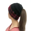 Kvinnor Winter Warm Knit Ponytail Hats Beanies Plaid Cuff Patchwork Crochet Hat With Face Mask -knappdesigners Stickade Skull Caps D6292502