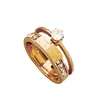 Klasyczne tytanowe stalowe różowe złoto podwójne litery pierścionki dla kobiety moda palec biżuteria impreza dziewczyna Temperament