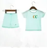 재고 핫 디자이너 어린이 의류 세트 여름 베이비 옷 브랜드 소년 복장 유아용 패션 티셔츠 반바지 어린이 100% 면화