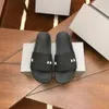 Diseñadores de alta calidad Zapatillas clásicas letras zapatillas diapositivas lujos hombres mujeres sandalias moda al aire libre antideslizante chanclas impermeables pareja zapatos de playa agradable