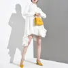 [eam] 새로운 봄 가을 스탠드 칼라 긴 소매 흰색 불규칙한 헴 러프 느슨한 셔츠 여성 블라우스 패션 조류 LJ200812