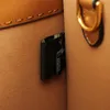 Luxurys Designer-Handtaschen Umhängetasche Hochwertige Einkaufstaschen Ledermaterial Bernstein Doppelgriff Große Kapazität Buchstabe 278O