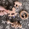 1 세트 아기 나무 teether rattles 유아용 침대 모바일 만화 모양의 나무 아기 침대 교수형 딸랑이 장난감 아기 Teether LJ201113