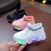 2020 Zima Dziewczyny Buty Sporty LED Weave Baby Tenis Casual Oddychające Dzieci Trampki Skarpety Buty Maluch Buty Buty LJ201104