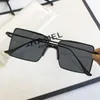 Lunettes de soleil surdimension metal femmes 2021 Punk Vintage Sun Verres Souclier Black Side Shield Men Style UV400 FML7745607